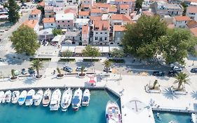Portun Top Center